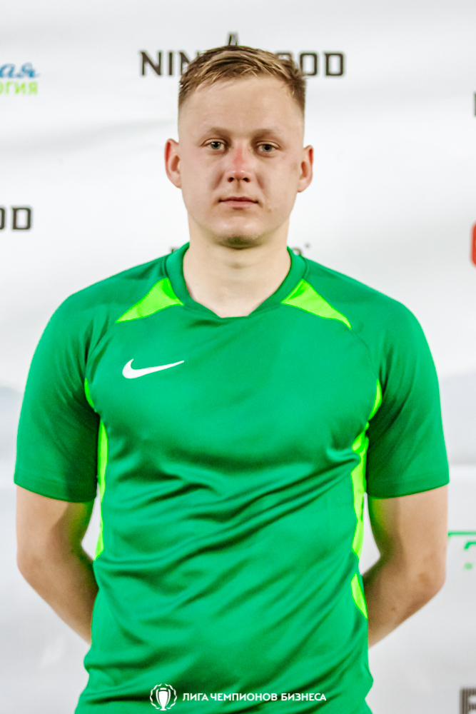 Роман Попов